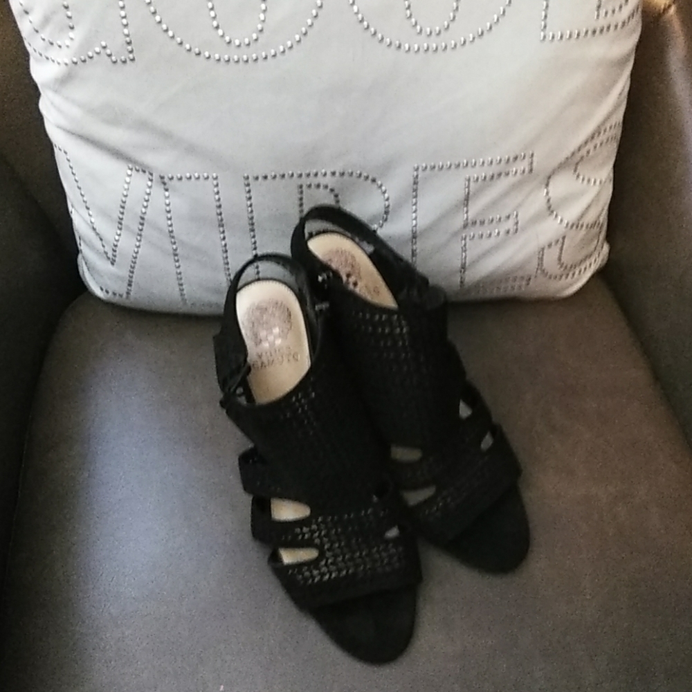 Black vince camuto sandals